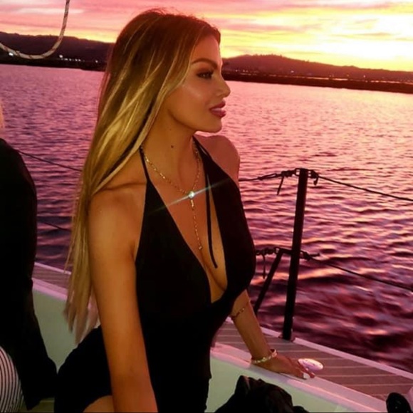 Meet your Posher, Jeanette - Picture 1 of 4